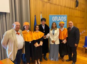 Acto de graduación de ADE. El Colegio de Economistas Entrega el premio al mejor expediente del curso 2021-2022