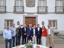 Recepción y cóctel en el Pazo Quiñones de León con el alcalde de Vigo, Abel Caballero 