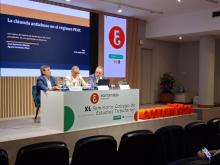 Cerró la sesión del jueves 24 el panel Aportaciones no dinerarias a sociedades holding. Últimos criterios administrativos, con los economistas y miembros del REAF Agustín Fernández y Jesús Sanmartín, moderados por el secretario del Colegio, Manuel Sánchez.  