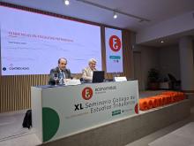 El socio de Cuatrecasas Carlos Ferrer analizó las nuevas tendencias en optimización fiscal del patrimonio y la inversión, en una exposición moderada por José Fernández Juncal, de la Junta de Gobierno del Colegio de Economistas de Pontevedra. 